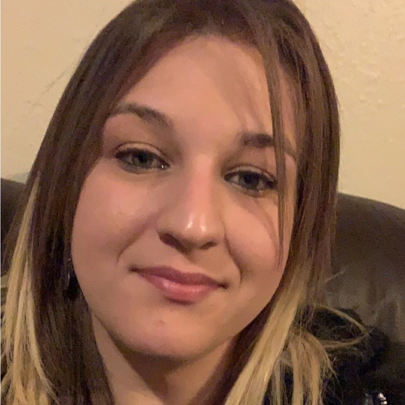 Meet your Posher, Heather - Picture 1 of 1